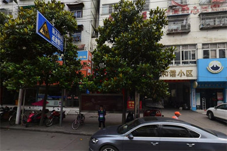 逸夫小学十五中广场花园三室两厅108平精装修出售